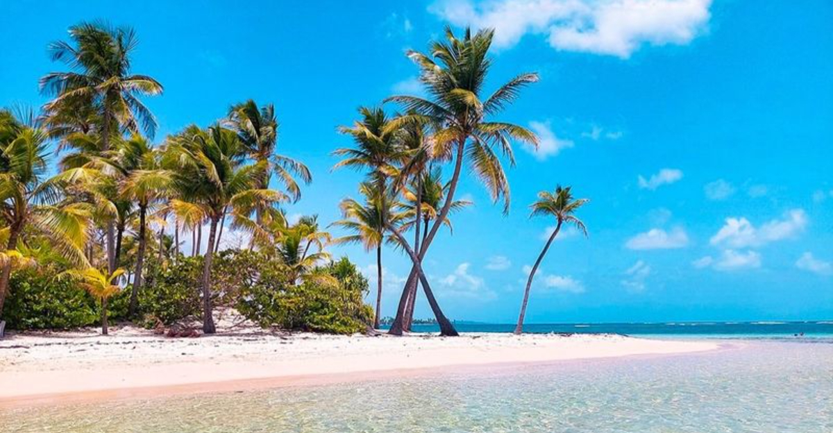 20 karibische Inseln mit kristallklaren Gewässern, die Sie sehen müssen