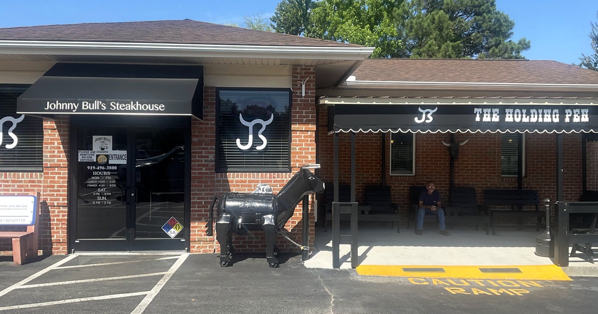 Das altmodische Steakhouse in North Carolina-Einheimischen schwören die beste Hummerbiskuit des Bundesstaates
