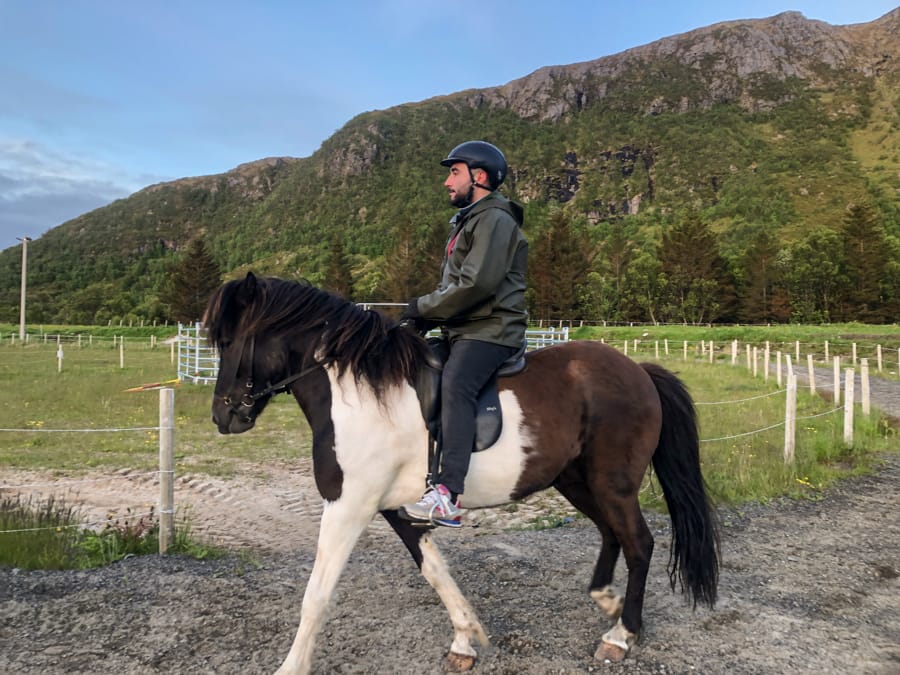 Reiten auf den Lofoten mit HOV Gård (Gimsøy)