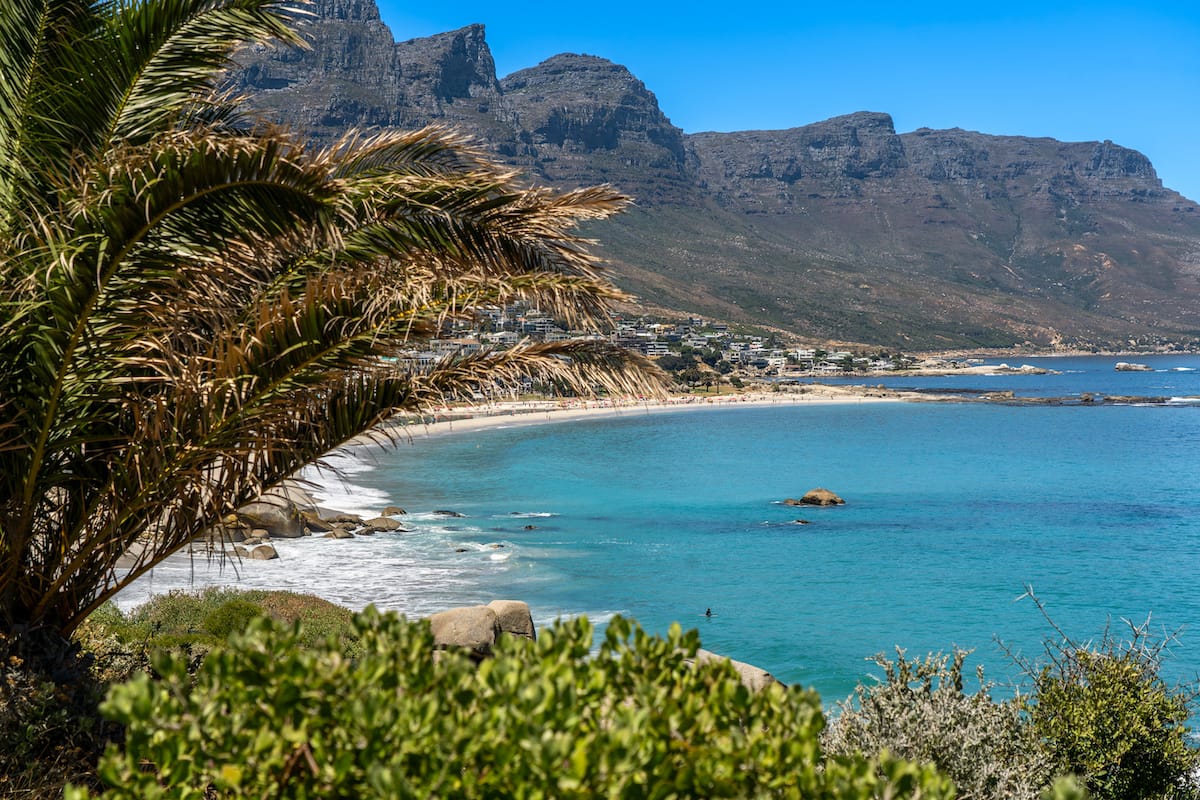 Camps Bay Travel Guide: Dinge zu tun, Strände und mehr (2025)