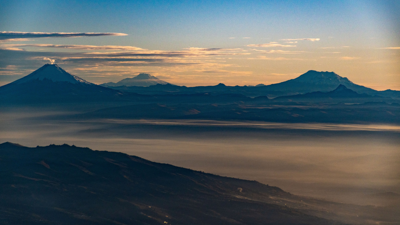 Planen Sie den Roadtrip Ihres Lebens auf dieser von schneebedeckten Vulkanen gesäumten Ecuador-Route